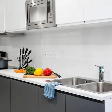 Apartment Centre *